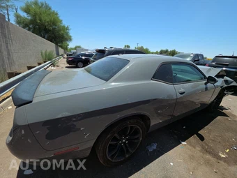 2017 Dodge Challenger SXT - miniatura 4