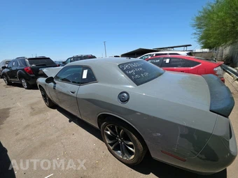 2017 Dodge Challenger SXT - miniatura 6