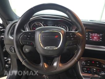 2017 Dodge Challenger SXT - miniatura 10