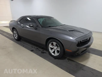2017 Dodge Challenger SXT - miniatura 3