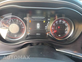 2017 Dodge Challenger SXT – miniatura 12