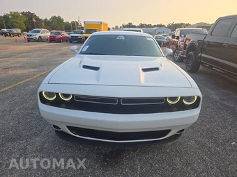 2017 Dodge Challenger SXT – miniatura 2