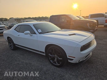 2017 Dodge Challenger SXT – miniatura 3