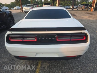 2017 Dodge Challenger SXT – miniatura 5