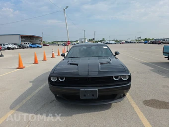 2017 Dodge Challenger SXT Plus - miniatura 2