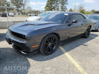 2017 Dodge Challenger SXT Plus - miniatura 1