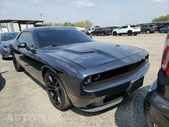 2017 Dodge Challenger SXT Plus - miniatura 3