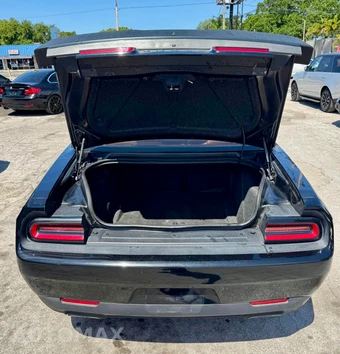 2017 Dodge Challenger SXT Plus - miniatura 10