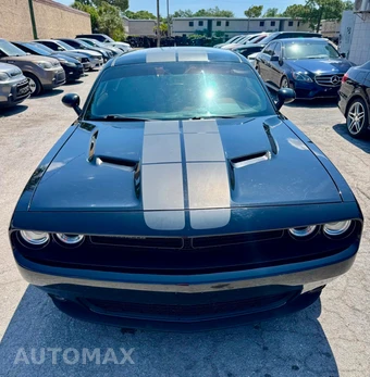 2017 Dodge Challenger SXT Plus - miniatura 2