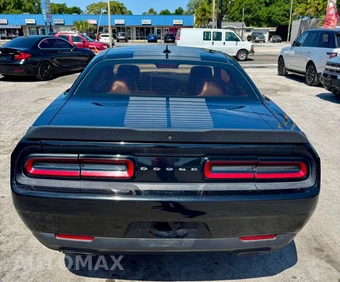 2017 Dodge Challenger SXT Plus - miniatura 6
