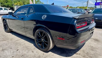 2017 Dodge Challenger SXT Plus - miniatura 7