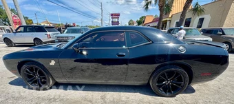 2017 Dodge Challenger SXT Plus - miniatura 8