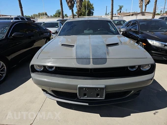 2017 Dodge Challenger SXT Plus - miniatura 2