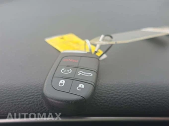 2017 Dodge Challenger SXT Plus – miniatura 5