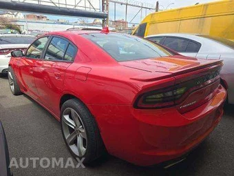 2017 Dodge Charger R/T – miniatura 2