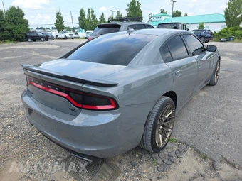 2017 Dodge Charger R/T – miniatura 4