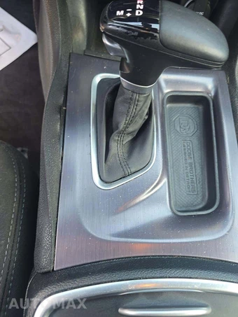 2017 Dodge Charger SE – miniatura 18