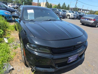 2017 Dodge Charger SXT – miniatura 4