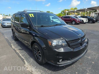 2017 Dodge Grand Caravan GT 121.2" WB - miniatura 4