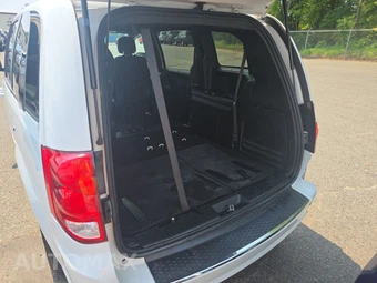 2017 Dodge Grand Caravan GT 121.2" WB - miniatura 17