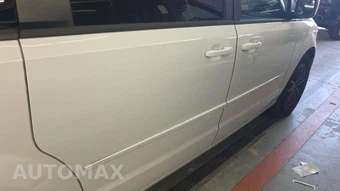 2017 Dodge Grand Caravan GT 121.2" WB - miniatura 23