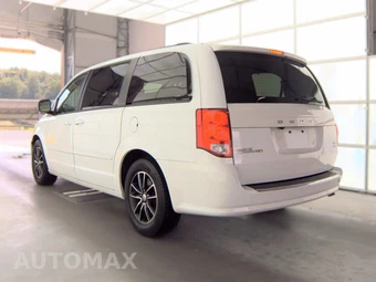2017 Dodge Grand Caravan GT 121.2" WB - miniatura 6