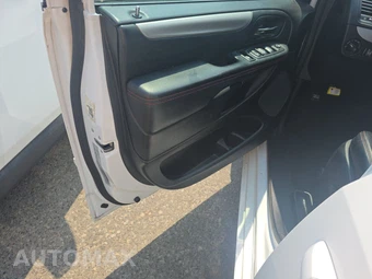 2017 Dodge Grand Caravan GT 121.2" WB - miniatura 9