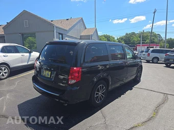 2017 Dodge Grand Caravan GT 121.2" WB - miniatura 3