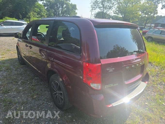 2017 Dodge Grand Caravan GT 121.2" WB - miniatura 2