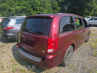 2017 Dodge Grand Caravan GT 121.2" WB - miniatura 3