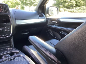 2017 Dodge Grand Caravan GT 121.2" WB - miniatura 17