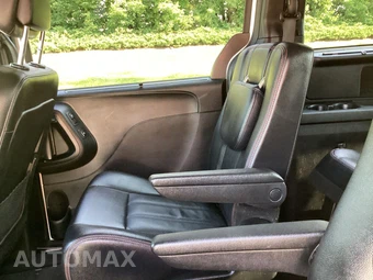 2017 Dodge Grand Caravan GT 121.2" WB - miniatura 21