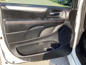 2017 Dodge Grand Caravan GT 121.2" WB - miniatura 23