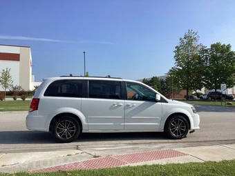 2017 Dodge Grand Caravan GT 121.2" WB - miniatura 7