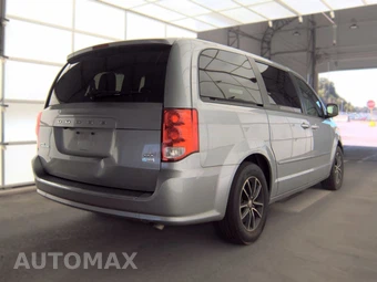 2017 Dodge Grand Caravan GT 121.2" WB - miniatura 4