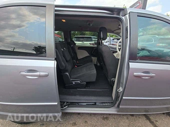 2017 Dodge Grand Caravan SE 121.2" WB - miniatura 17
