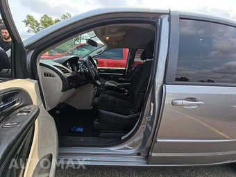 2017 Dodge Grand Caravan SE 121.2" WB - miniatura 6