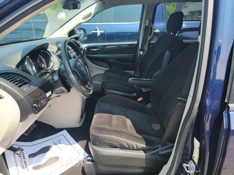2017 Dodge Grand Caravan SE 121.2" WB - miniatura 7