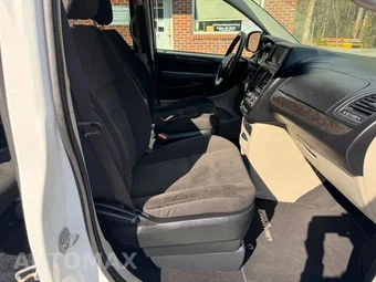 2017 Dodge Grand Caravan SE 121.2" WB - miniatura 19