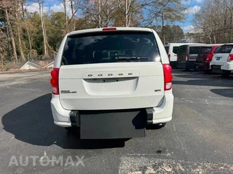 2017 Dodge Grand Caravan SE 121.2" WB - miniatura 4