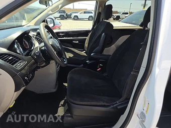 2017 Dodge Grand Caravan SE 121.2" WB - miniatura 7
