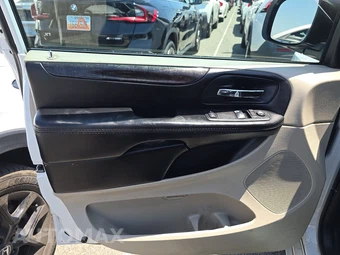 2017 Dodge Grand Caravan SE 121.2" WB - miniatura 9
