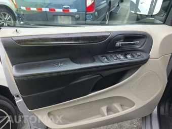 2017 Dodge Grand Caravan SE 121.2" WB - miniatura 9