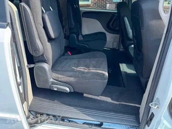 2017 Dodge Grand Caravan SE 121.2" WB - miniatura 17