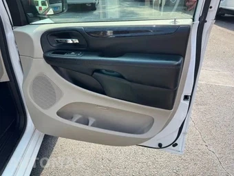 2017 Dodge Grand Caravan SE 121.2" WB - miniatura 18