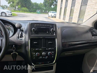 2017 Dodge Grand Caravan SE 121.2" WB - miniatura 10
