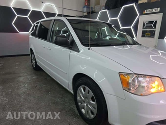 2017 Dodge Grand Caravan SE 121.2" WB - miniatura 4