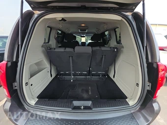 2017 Dodge Grand Caravan SE 121.2" WB - miniatura 17