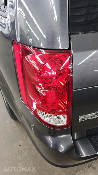 2017 Dodge Grand Caravan SE 121.2" WB - miniatura 26