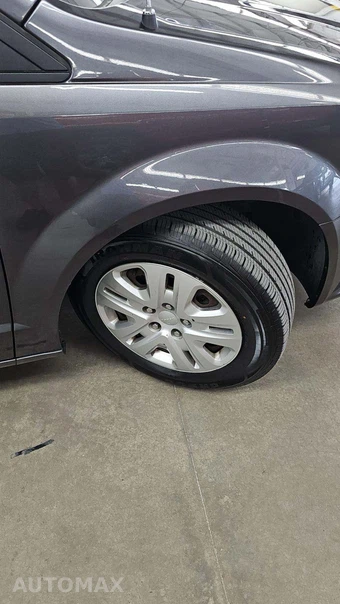 2017 Dodge Grand Caravan SE 121.2" WB - miniatura 36